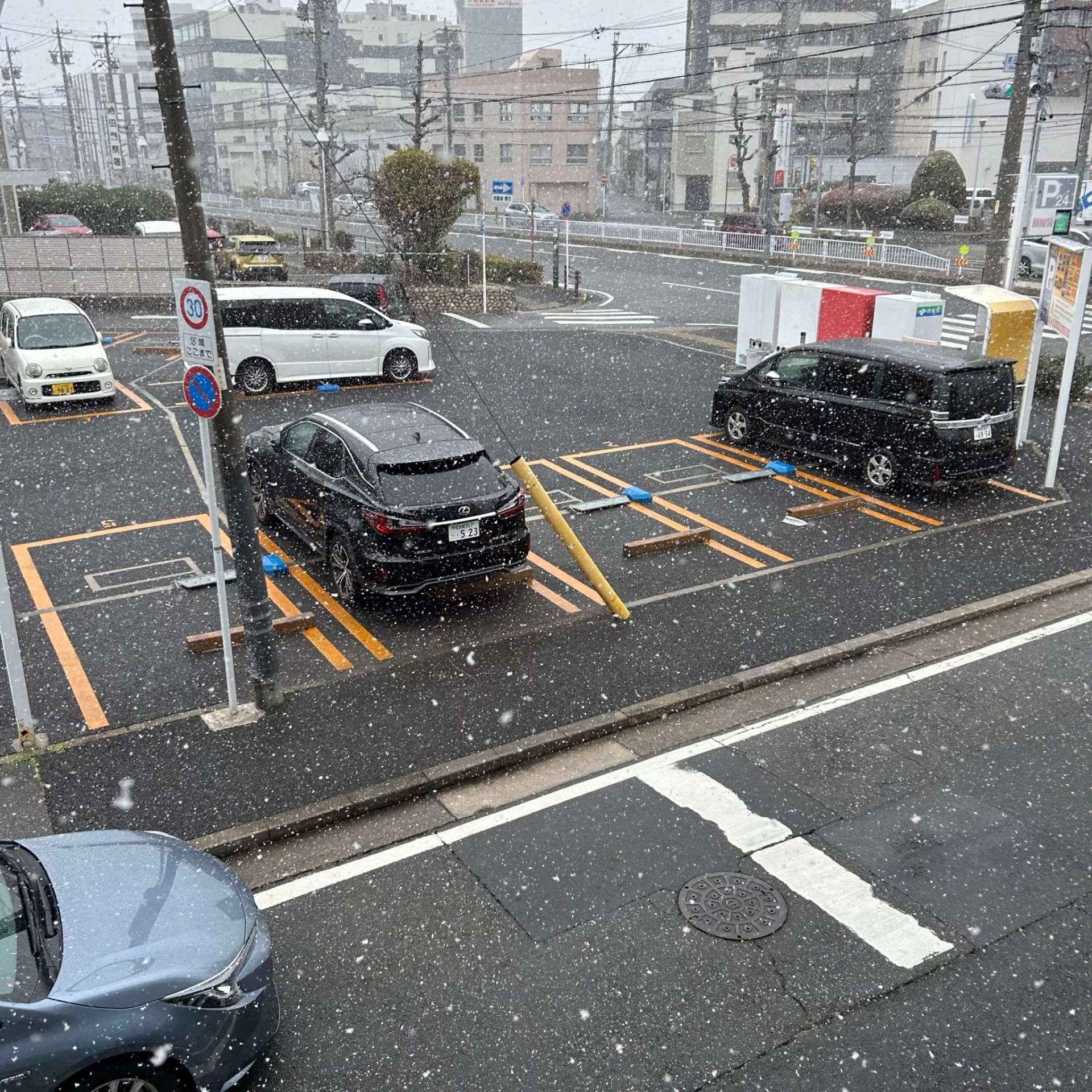 【名古屋市熱田区の警備会社】雪降りましたね～！！